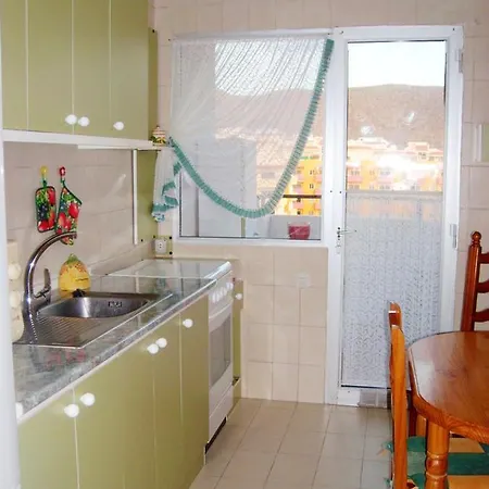 Seaview Apartment: Santa Cruz Oceanfront With Pool * Los Cristianos (Tenerife)