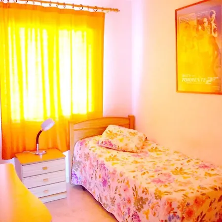 Seaview Apartment: Santa Cruz Oceanfront With Pool Apartment Los Cristianos (Tenerife)
