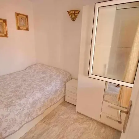 Dinastia B403 By Tenerife & Sales Los Cristianos (Tenerife)
