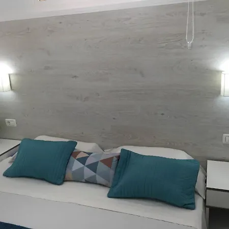 Apartment Delicious Cristianos,2bdr 2bathr Beachclose *