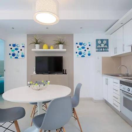 Apartment Delicious Cristianos,2bdr 2bathr Beachclose