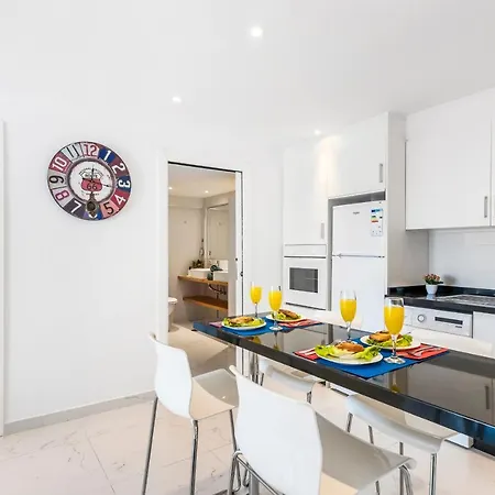 Apartment 76. Cristianos First Sea Line, Parking, Wi Fi