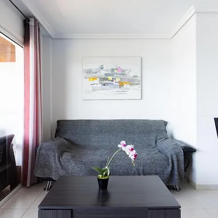 Black And White Free Wifi Apartment