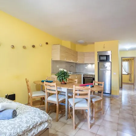 Apartment Castle Harbour Feel Like Flat Cristianos By Lovetenerife