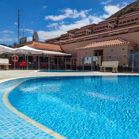 The Heights - Cristianos - Heated Pool - Wifi Free Apartment *