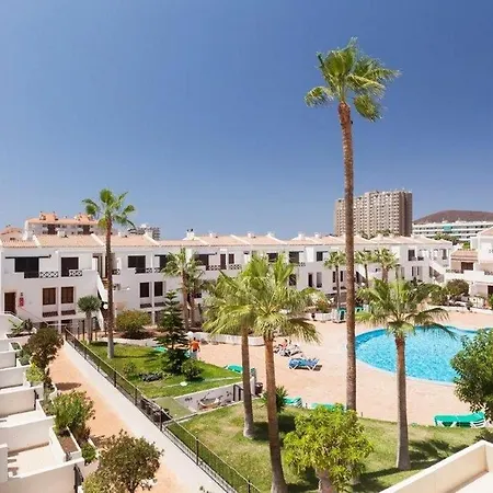 Victoria Court - 1 Bed Pool & Sea View *