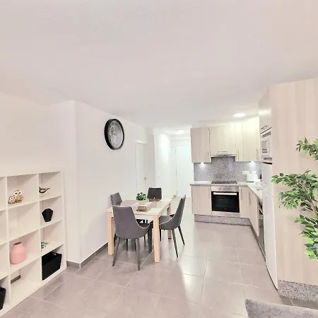 Rhea Calista Apartamento *