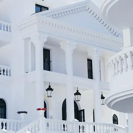Hollywood Mirage - Excel & Aparthotel Los Cristianos (Tenerife)