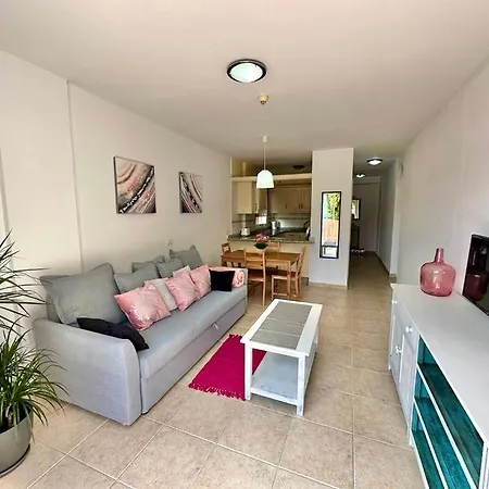 Sunny & Heated Pool Apartamento