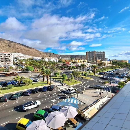 Newly Reformed 2 Bedroom In The Center Of Cristianos Apartment