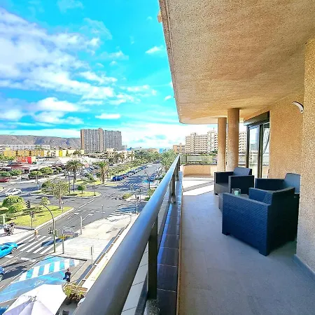 Newly Reformed 2 Bedroom In The Center Of Cristianos Los Cristianos (Tenerife)