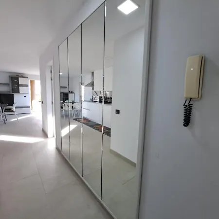 Newly Reformed 2 Bedroom In The Center Of Cristianos Apartment