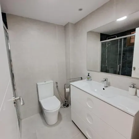 Newly Reformed 2 Bedroom In The Center Of Cristianos Apartment