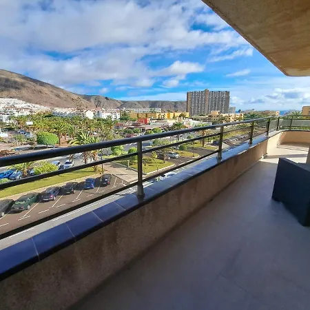 Newly Reformed 2 Bedroom In The Center Of Cristianos Apartment