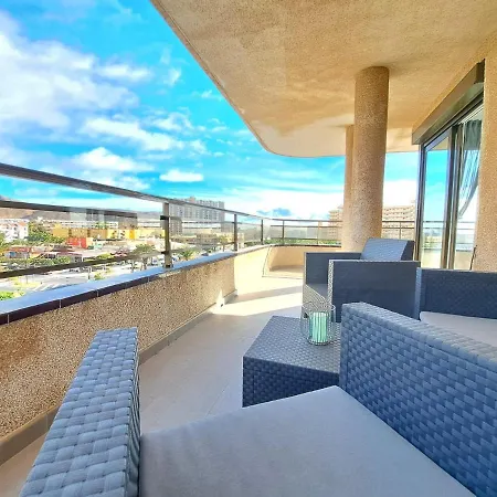 Newly Reformed 2 Bedroom In The Center Of Cristianos Los Cristianos (Tenerife)