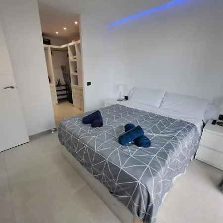 Apartment Newly Reformed 2 Bedroom In The Center Of Cristianos Los Cristianos (Tenerife)
