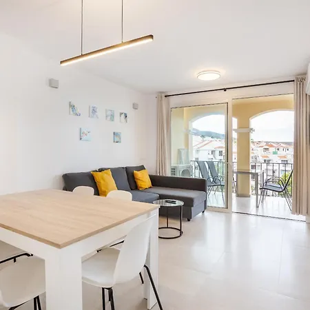 Castle Harbour Luxury Family Heated Pool By Lovetenerife * Los Cristianos (Tenerife)