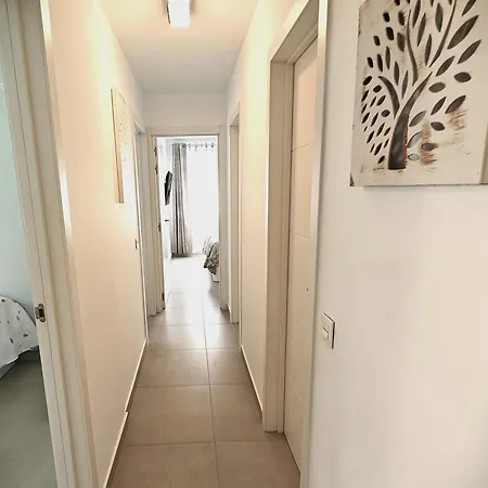 Sun - 3 Bedrooms, Priv Parking, Pool, Ac, Tv Channels, Fibre Net Apartment