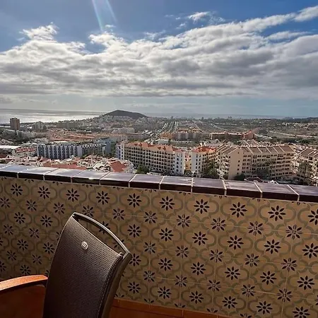 Stylovy S Uzasnym Vyhledem V L/cristianos Los Cristianos (Tenerife)