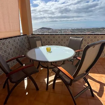 Stylovy S Uzasnym Vyhledem V L/cristianos Los Cristianos (Tenerife)