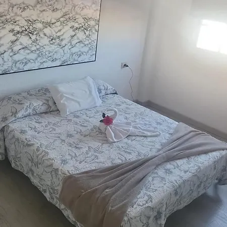 Apartment Heights 7 - Two Bed Los Cristianos (Tenerife)