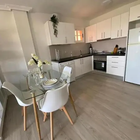 Apartment Heights 7 - Two Bed Los Cristianos (Tenerife)