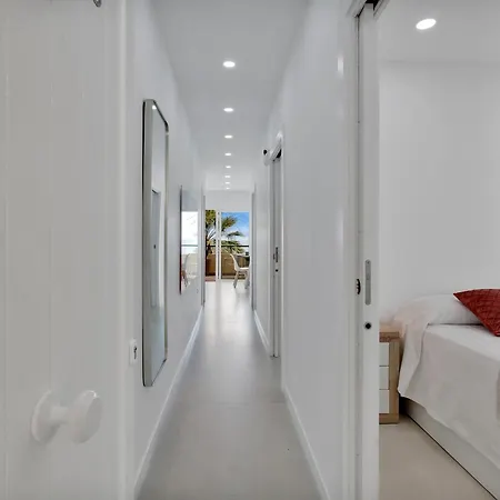 Casa Marinita, Floor, Direct Access To The Seafront Apartment *