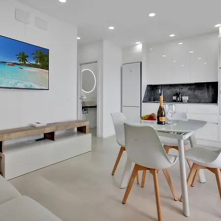 Casa Marinita, Floor, Direct Access To The Seafront Los Cristianos (Tenerife)
