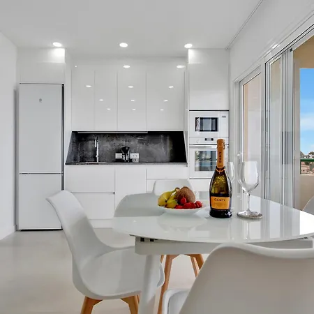 Apartment Casa Marinita, Floor, Direct Access To The Seafront