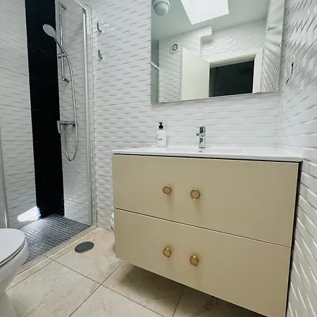 Apartment Lana Castle With Sea View *