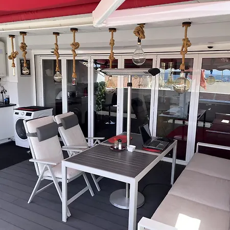 Casa Coral Ocean View Apartment
