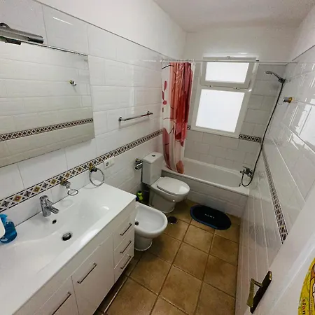 Apartment 3 Bedrooms Cristianos Communal Pool Free Wifi
