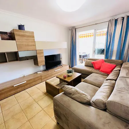 3 Bedrooms Cristianos Communal Pool Free Wifi Apartment *