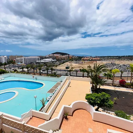 Apartment 3 Bedrooms Cristianos Communal Pool Free Wifi *