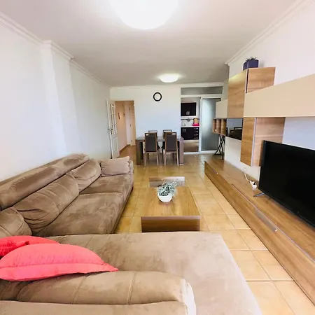 3 Bedrooms Cristianos Communal Pool Free Wifi Apartment *