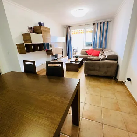3 Bedrooms Cristianos Communal Pool Free Wifi Los Cristianos (Tenerife)