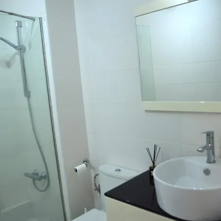 Lovely 2 Bed In Cristianos Los Cristianos (Tenerife)
