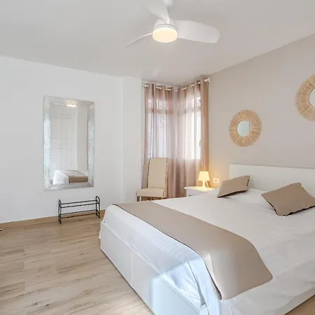 Exclusive Penthouse Front Ocean View Heated Pool Los Cristianos (Tenerife)