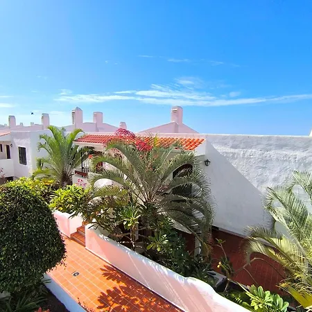 Apartment Sunlit Isle - Heated Pool, Fibre Net, Cristianos