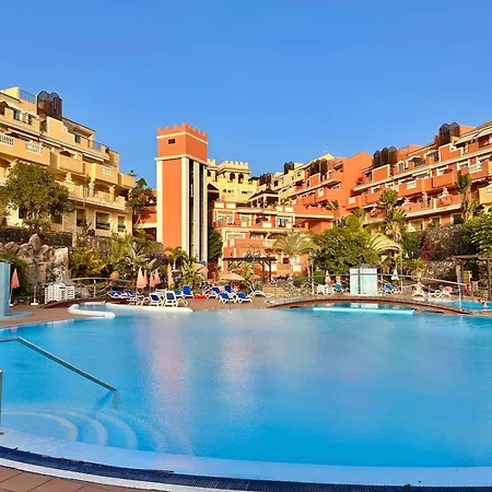Sunny & Heated Pool