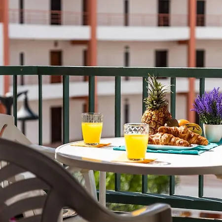 211 Cristianos First Sea Line, Swimming Pool Apartment