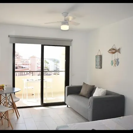 Cosmocom Apartments In Tenerife Los Cristianos (Tenerife)