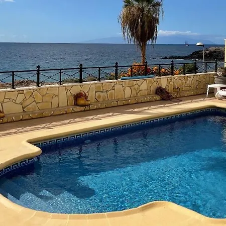Exclusive On The First Line Of The Ocean With A Private Heated Pool Villa