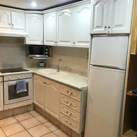 One Bedroom At Arona 200 M Away From The With Sea View Shared Pool And Jacuzzi * Los Cristianos (Tenerife)