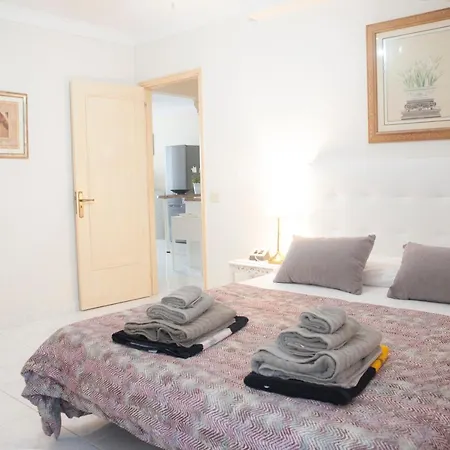 Diamantes Heated Pool Apartment *