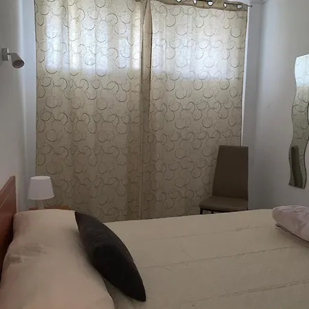Apartment Comodoro, Situado En Frente Del Mar Los Cristianos (Tenerife)