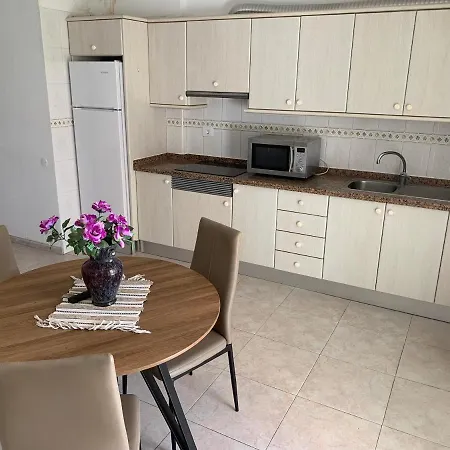 Apartment Comodoro, Situado En Frente Del Mar Los Cristianos (Tenerife)
