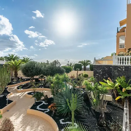 Tropical Apartment