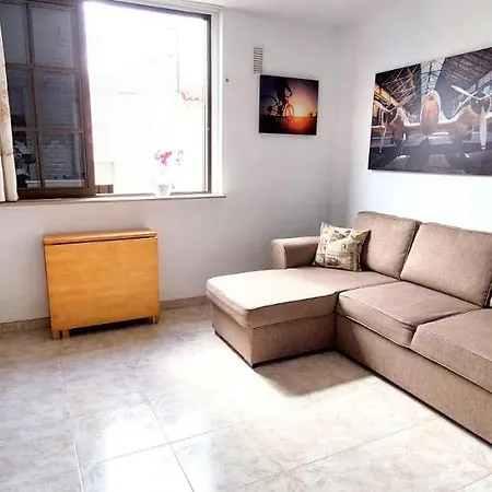 A Pie De Playa Cristianos Apartment *