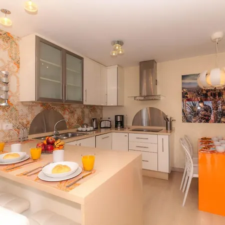 A Few Steps From The Beach Of Las Vistas Apartment Los Cristianos (Tenerife)